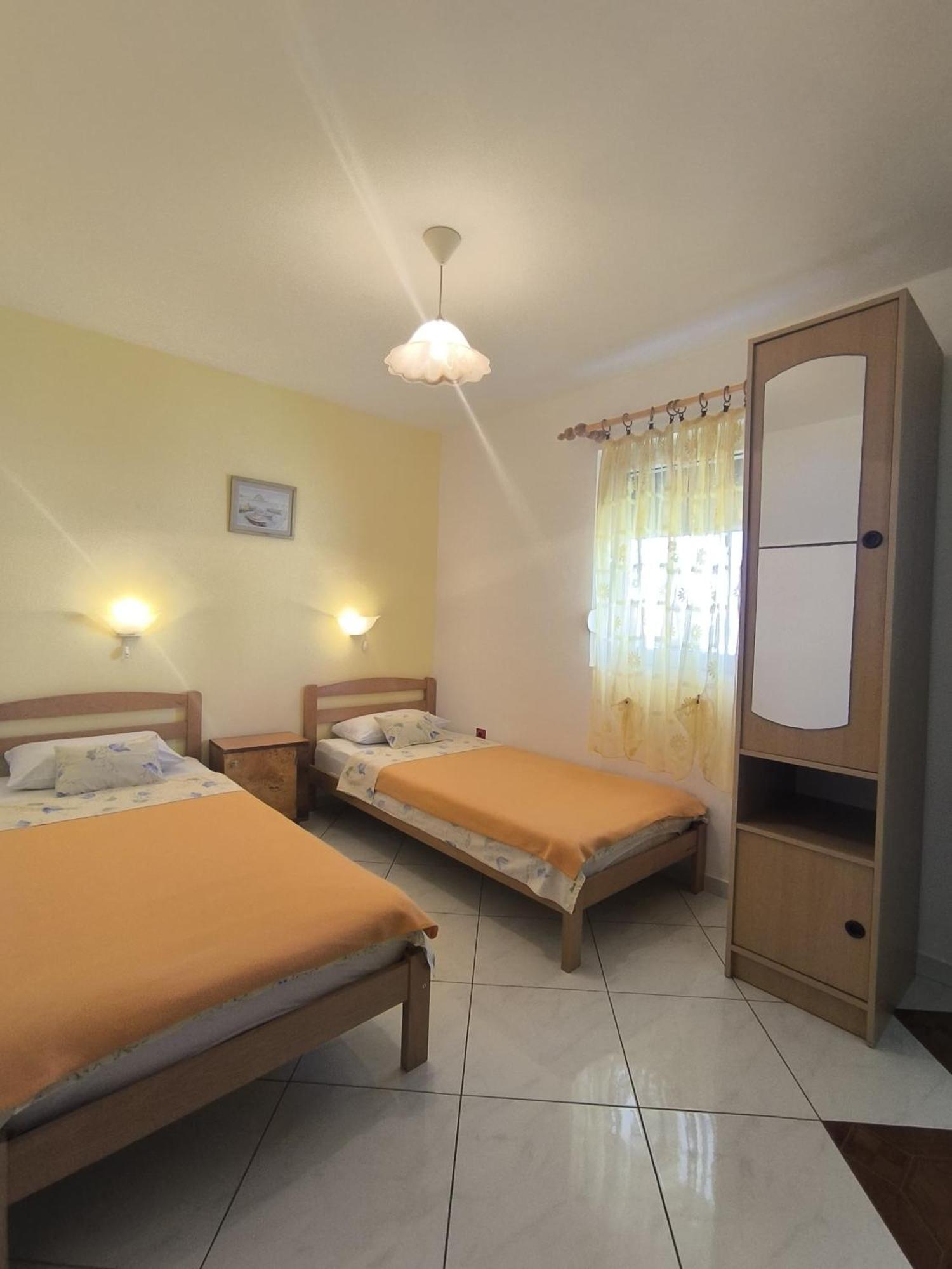 Apartment Otok *